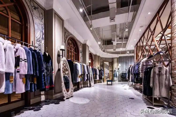 春节不打烊,kc皮草南马总店,南极店,海宁店,恭候大家的光临!