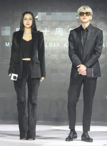 angelababy蔡徐坤同框 豪门姐弟既视感