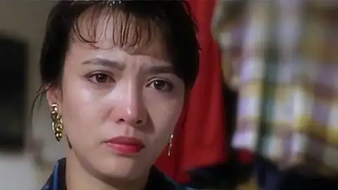 年轻的郑裕玲,气质超过了张曼玉,后因转变风格而导致失去人气