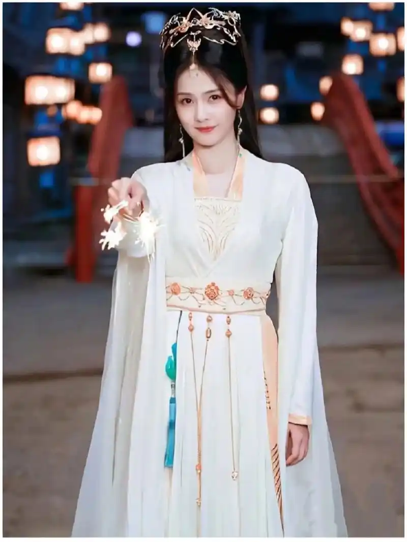 白鹿古装图片来喽!