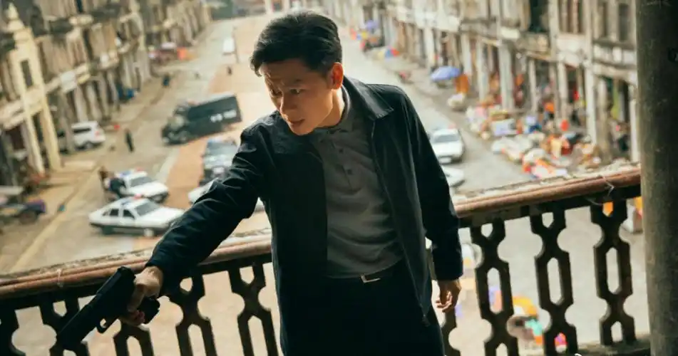 回顾李健19岁演戏42岁因狂飙走红娶了初中恋人成好男人