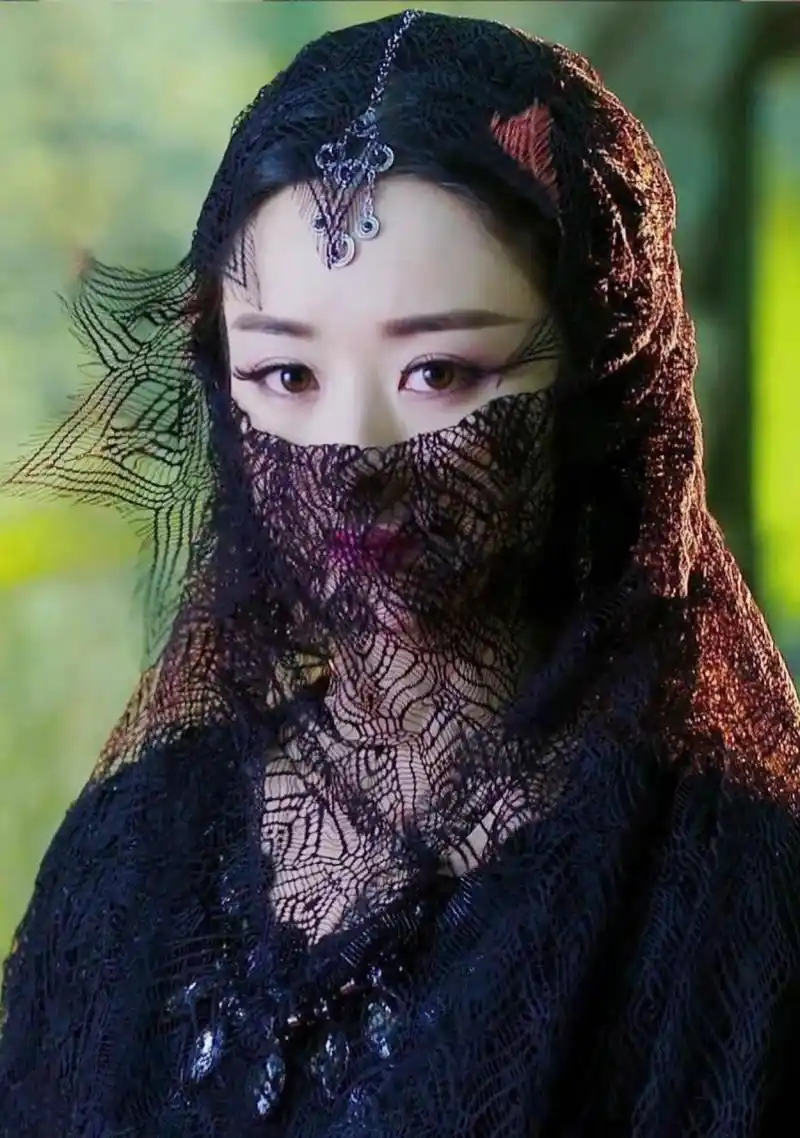 女星蒙纱照,隔着面纱你能认出几个?认出最后一位绝对是真爱