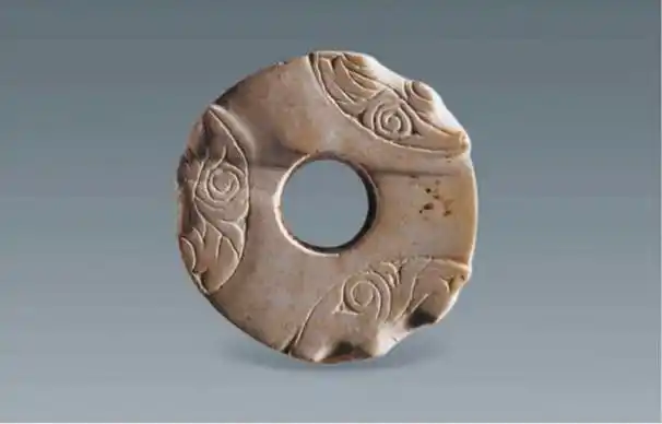 与单体玉龙差不多同一时期,思路打开的良渚先民,创造了更多款式.