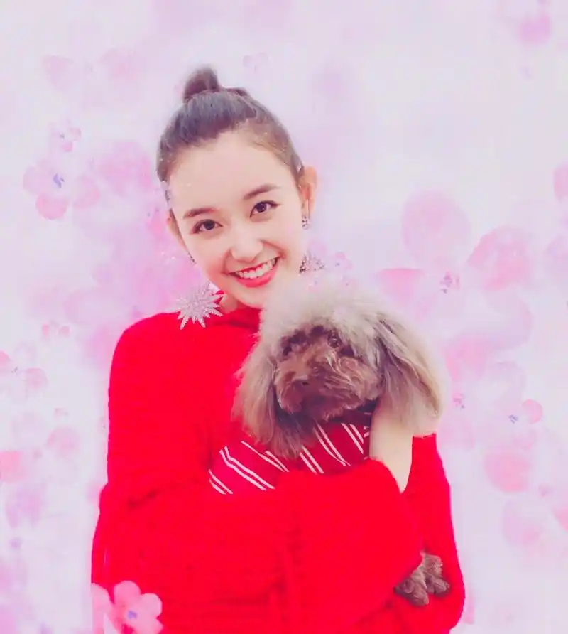 蒋依依晒美照,脸上的表情真是丰富!