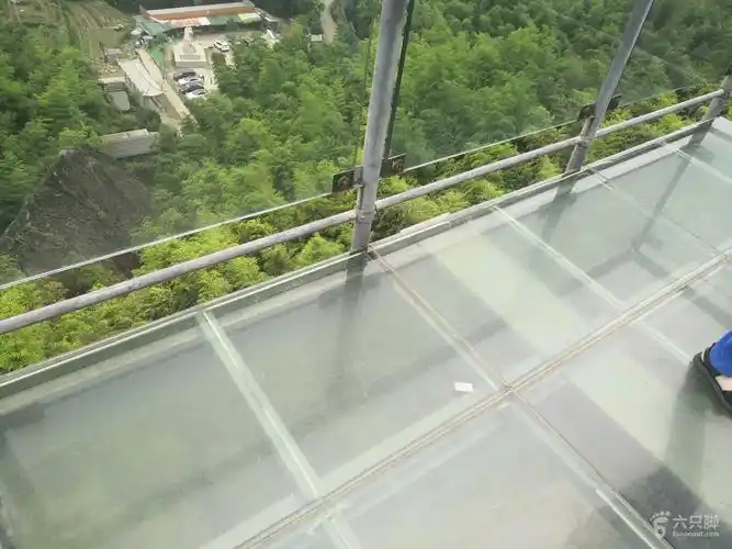 裘岙玻璃栈道