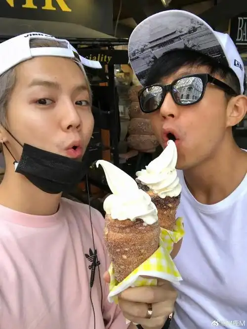 曝男顶流塌房有对象还乱搞狗仔手握实锤数关键词让鹿晗躺枪