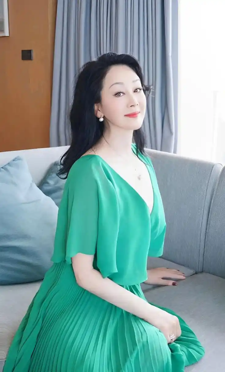 1993年,一部《北京人在纽约》让31岁的王姬为大众所熟悉和喜爱!