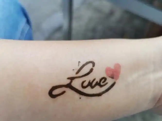今日之纹身不痛的纹身像爱情一样会消失