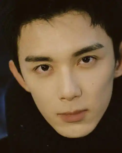 原创有种短板叫吴磊的鼻子当他终于盖住鼻子颜值立马飞升了