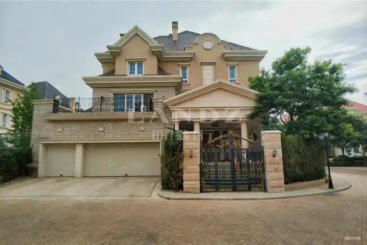 恒大丽宫二期新出独栋别墅,花园南向临水系视野无遮挡