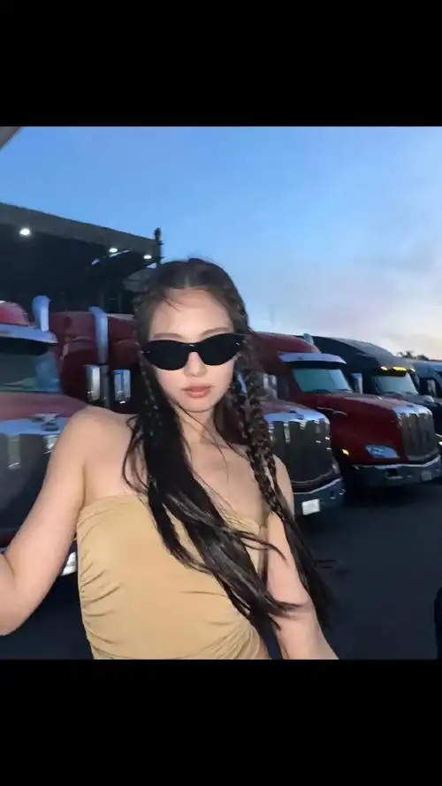 被妮妮这rap惊到了#金珍妮jennie #blackpin - 抖音