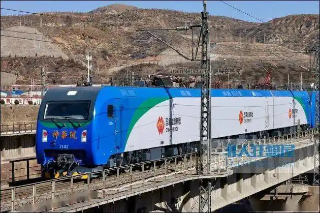 神华大功率交流传动电力机车