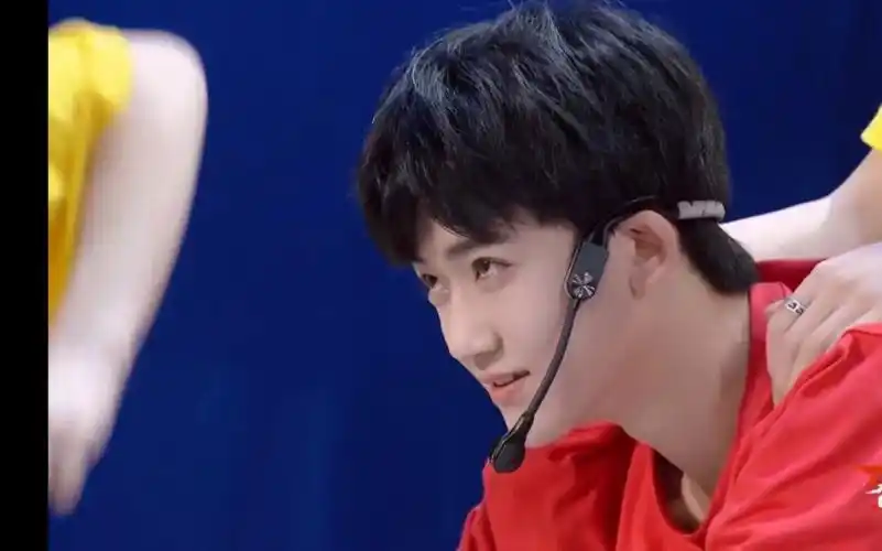 【时代峰峻】【tf三代】【tf家族】李飞真的会摸骨吧!弟弟真的可!