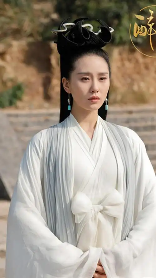 > || 更新时间:2017-10-25 颜色分 蓝色 关键词:  醉玲珑 刘诗诗 古装