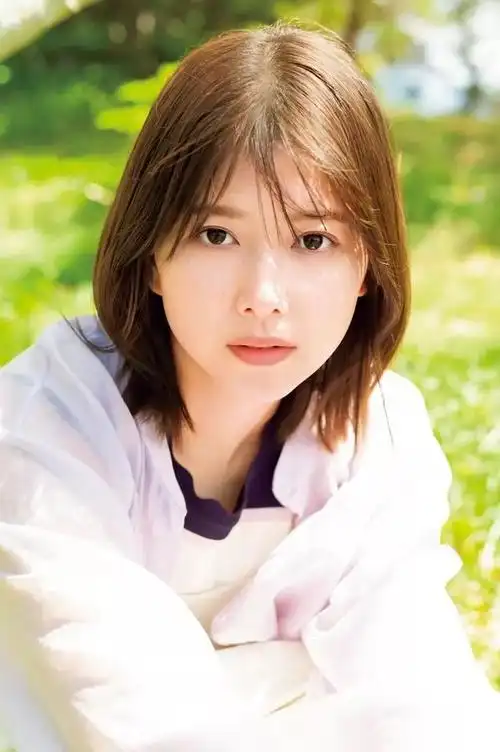 最想变成的脸」做调查,从各个年龄层中选出男生女生最憧憬的艺人长相