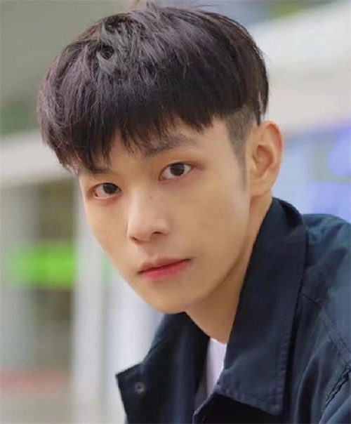 韩式碎盖头发型 帅气少年感十足_韩式男发 - 美发站