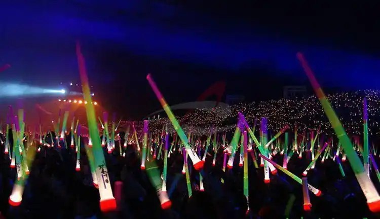 70cm大四节棒 大型演唱会荧光棒 大号发光伸缩棒 大四节加油棒