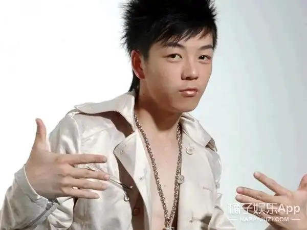 祝贺!王栎鑫二度当爸,晒出儿子脚丫超温馨