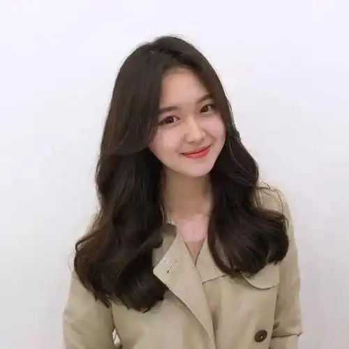 网红八字刘海中长发微卷图片大全