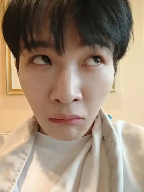 22]82深深自拍周深_星轨记录仪82微博之夜78深深发博周深_星轨