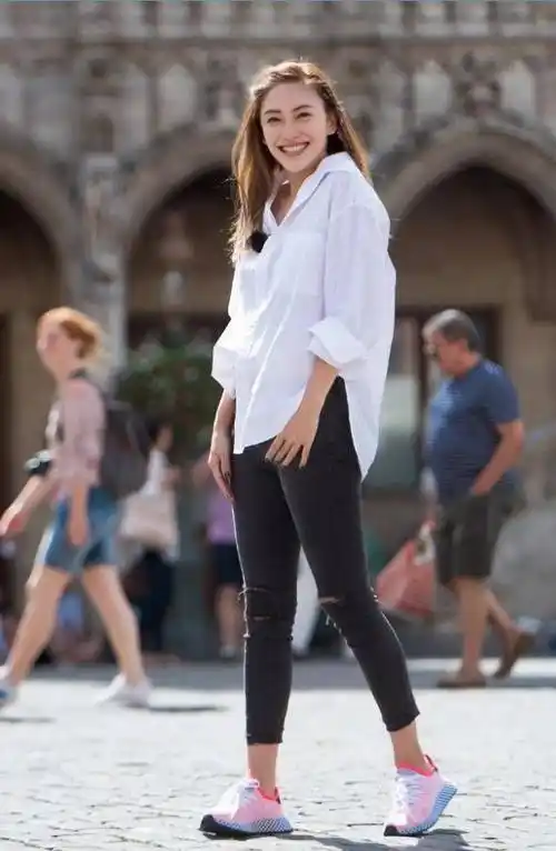 原创应采儿基因终于赢了幼子完美继承妈妈美貌留长发被当成女儿养