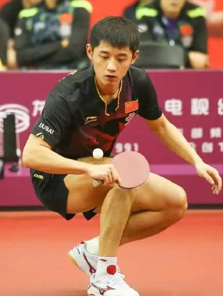 张继科一秒击杀何广智:你对奥运冠军的力量一无所知!_腾讯新闻