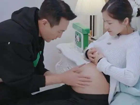 大秀腹肌自我感觉良好,评论却翻车了|谢娜|张若昀|唐艺昕|张杰_网易