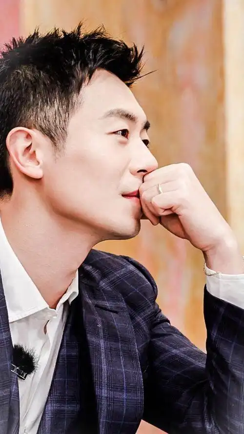 时尚帅气朱亚文,高清图片,手机锁屏桌面-壁纸族