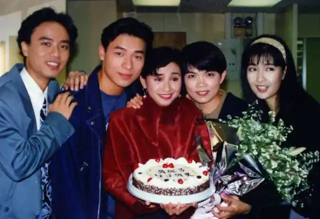 香港明星的经典合影老照片看后感慨万千有好几位已逝