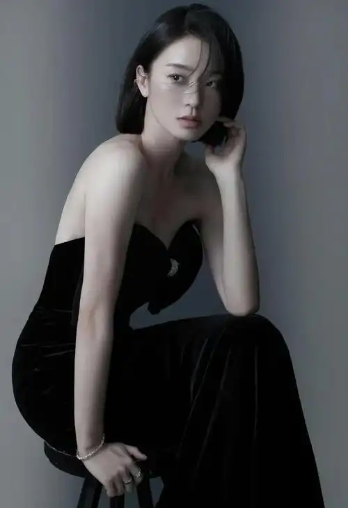 张梦露靓丽性感风采照人的女神