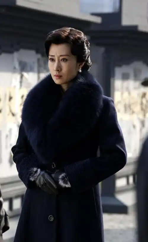 花边新闻的男明星_24小时吃6个瓜,刘敏涛在车上强吻男方,钟丽缇疑生四