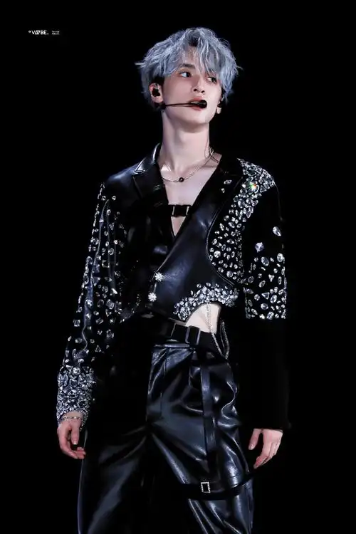 严浩翔理想之途演唱会##时代少年团演唱会直播##严浩翔演唱会造型