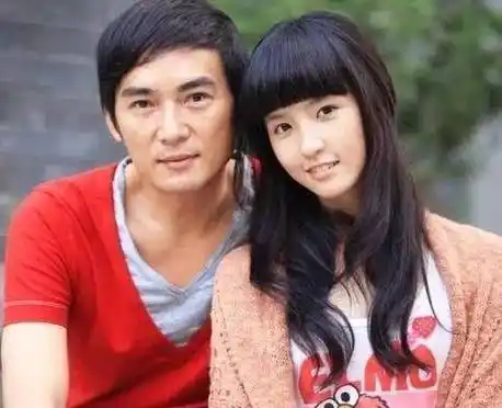 焦恩俊两次失败的婚姻,不仅净身出户,还失去两个女儿的抚养权_黄宛林