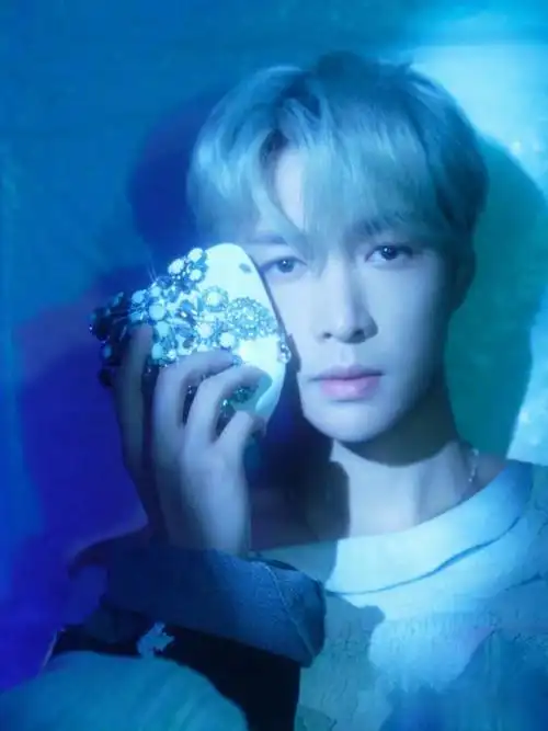 张艺兴全新ep主打曲面纱