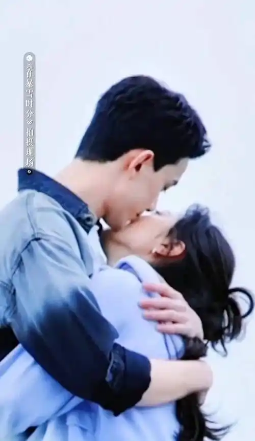吴磊和赵今麦脸颊吻太唯美了,《在暴雪时分》什么时候上线呢?