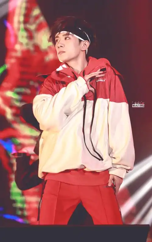 易烊千玺 #tfboys 十八岁生日会舞蹈 高清 帅气