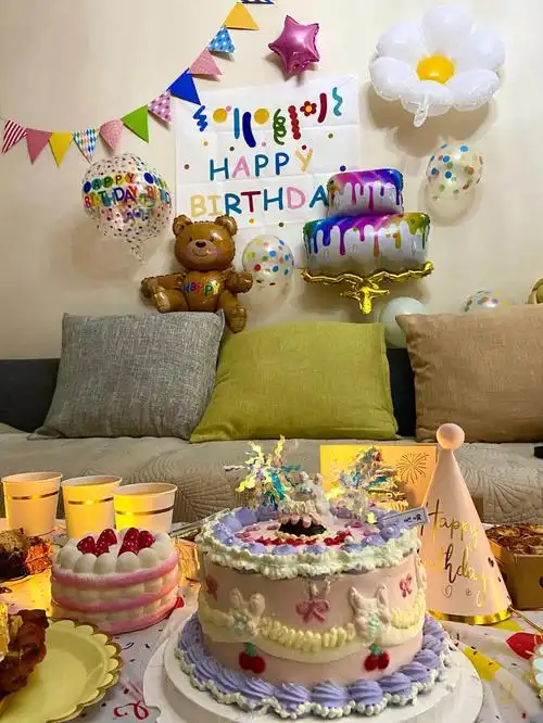 生日蛋糕,特别适合拍照片关上灯打开日落灯拍照,氛围感十足91简单又