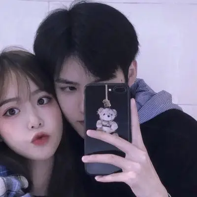 情侣头像一人一张分开真人 拼接情侣头像一人一半恩爱