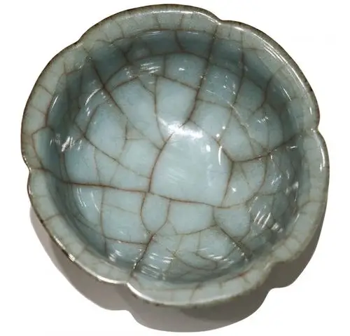 宋代官窑花口碗赏析