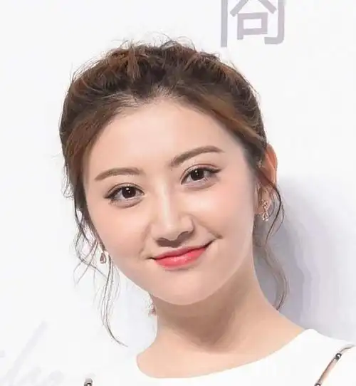 "换脸界"的7位女星:景甜,杨紫都不算啥,陈数才是最狠的