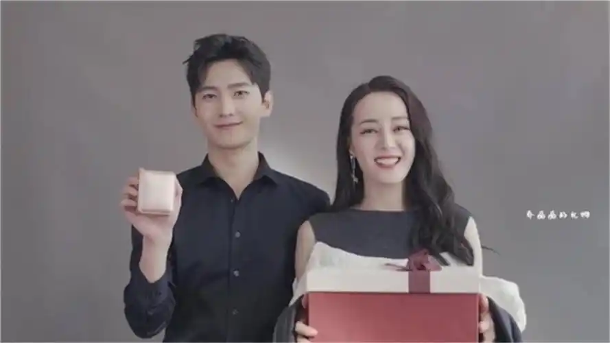 杨洋热巴恋情坐实好事临近从细节可以看出真实关系