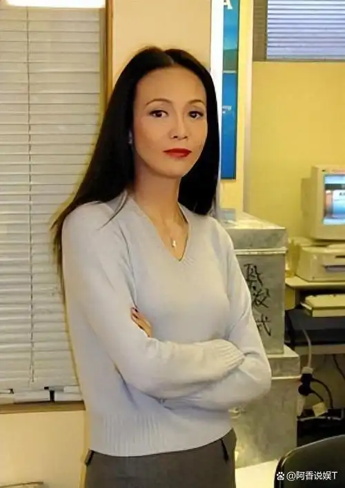 郑裕玲大骂吕方:"你裤衩都是我买的",吕方一句话让她红到耳根