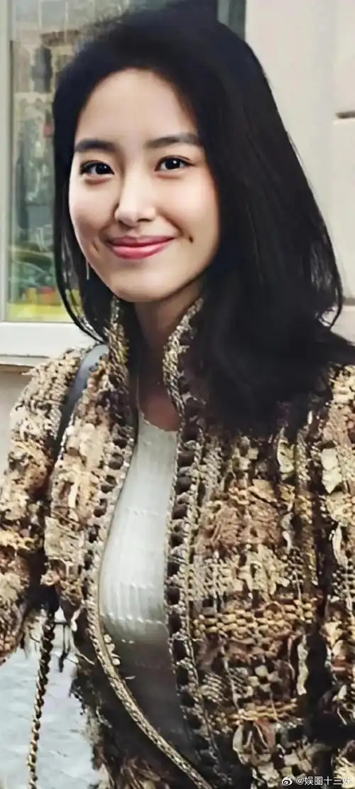 杨采钰素颜状态