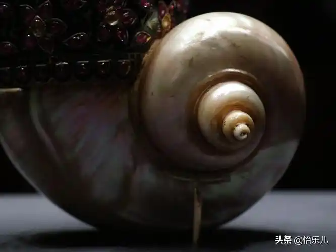 喀章嘎:最复杂的密宗法器,铁剪金工艺,集金刚杵三佛首法铃一身