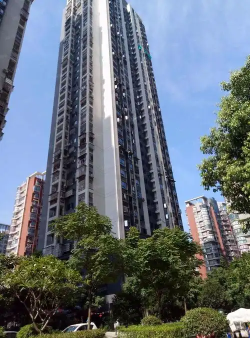 精装修满二上海新苑南北通透2室2厅急置换诚意