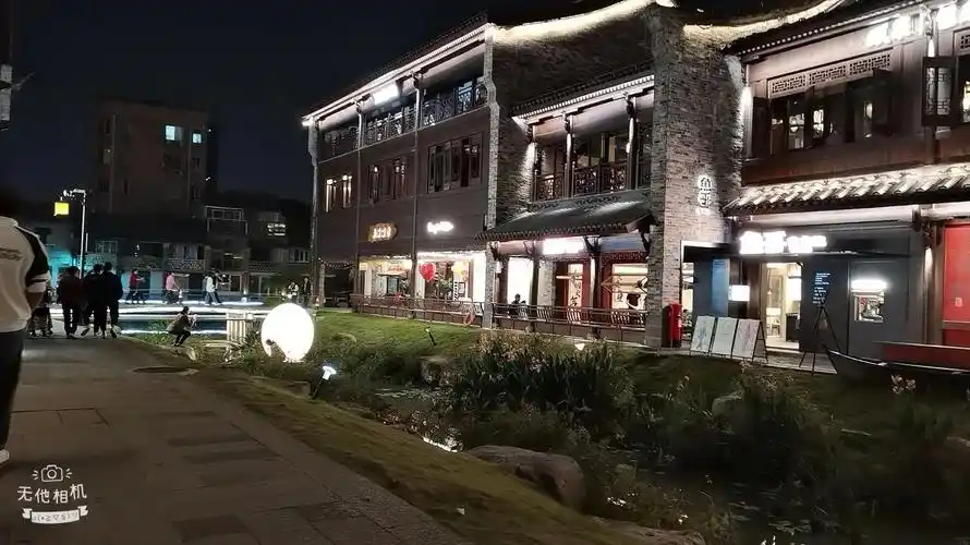 生活明朗,万物可爱.人间值得,未来可期 - 抖音