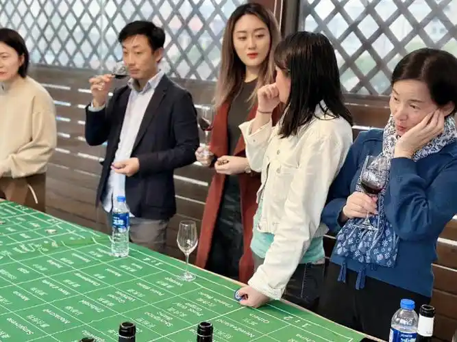 唇齿之间高低自见