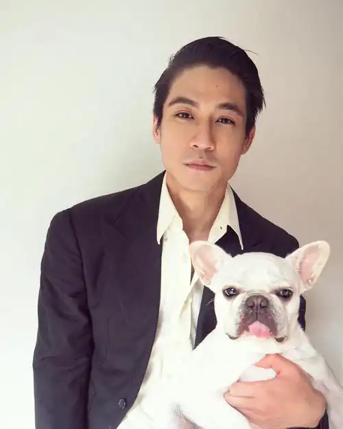 elroy石正祥有新女友了吧