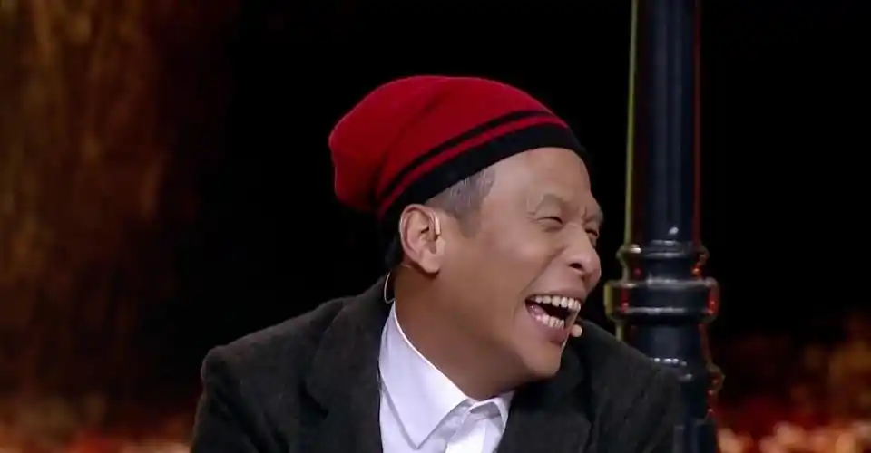 宋小宝频频受综艺节目邀请,因自己长得丑不敢接单,跑去问师傅