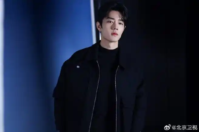 肖战全黑色系穿搭